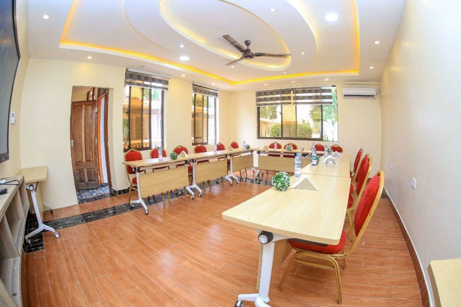 Boardroom - Photo 2