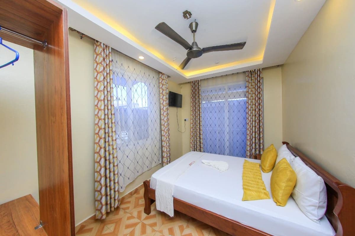 Family Suite (Bed & Breakfast Included)
