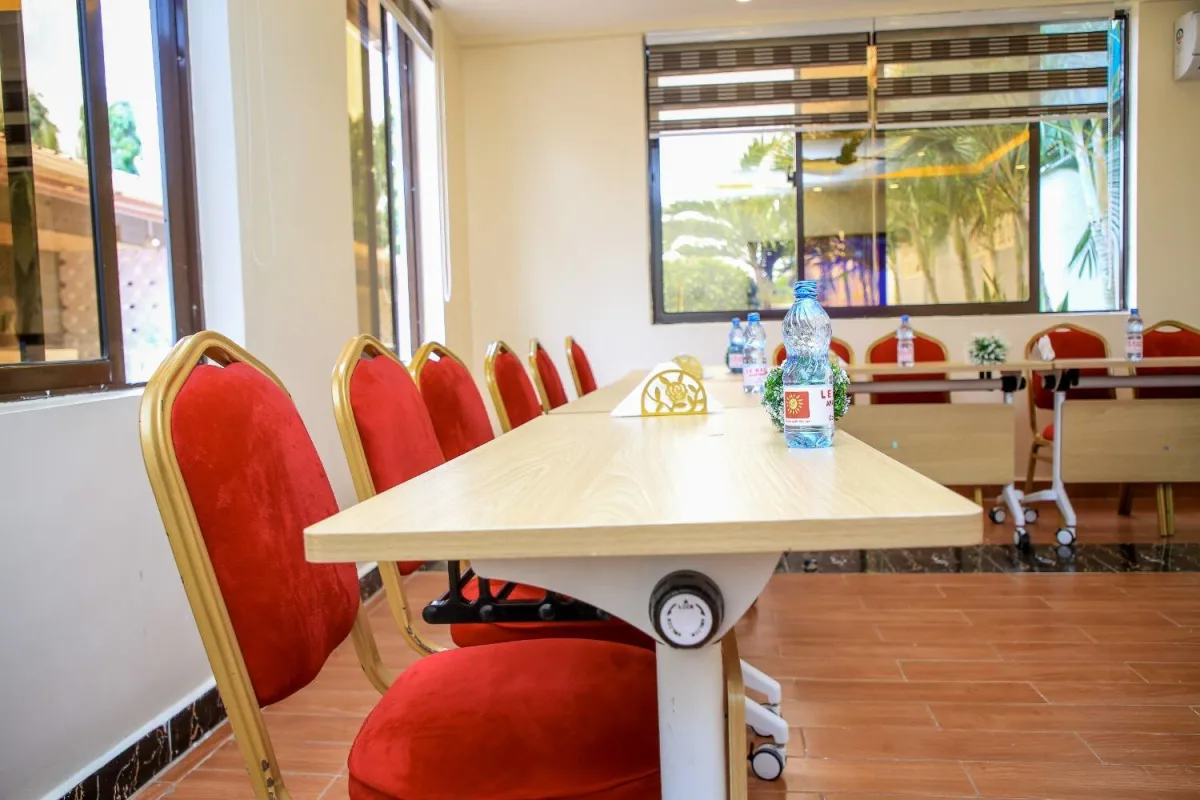 Boardroom, Up to 20 guests